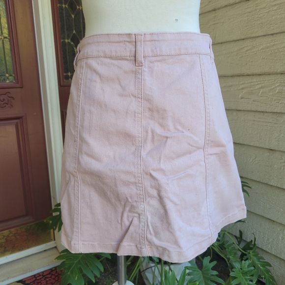 Forever 21 Blush Pink Button Down Mini Skirt with Rose Gold Buttons - Picture 3 of 9